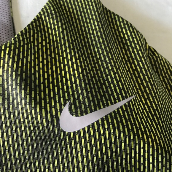 Nike racerback tank w built in bra - Picture 3 of 4